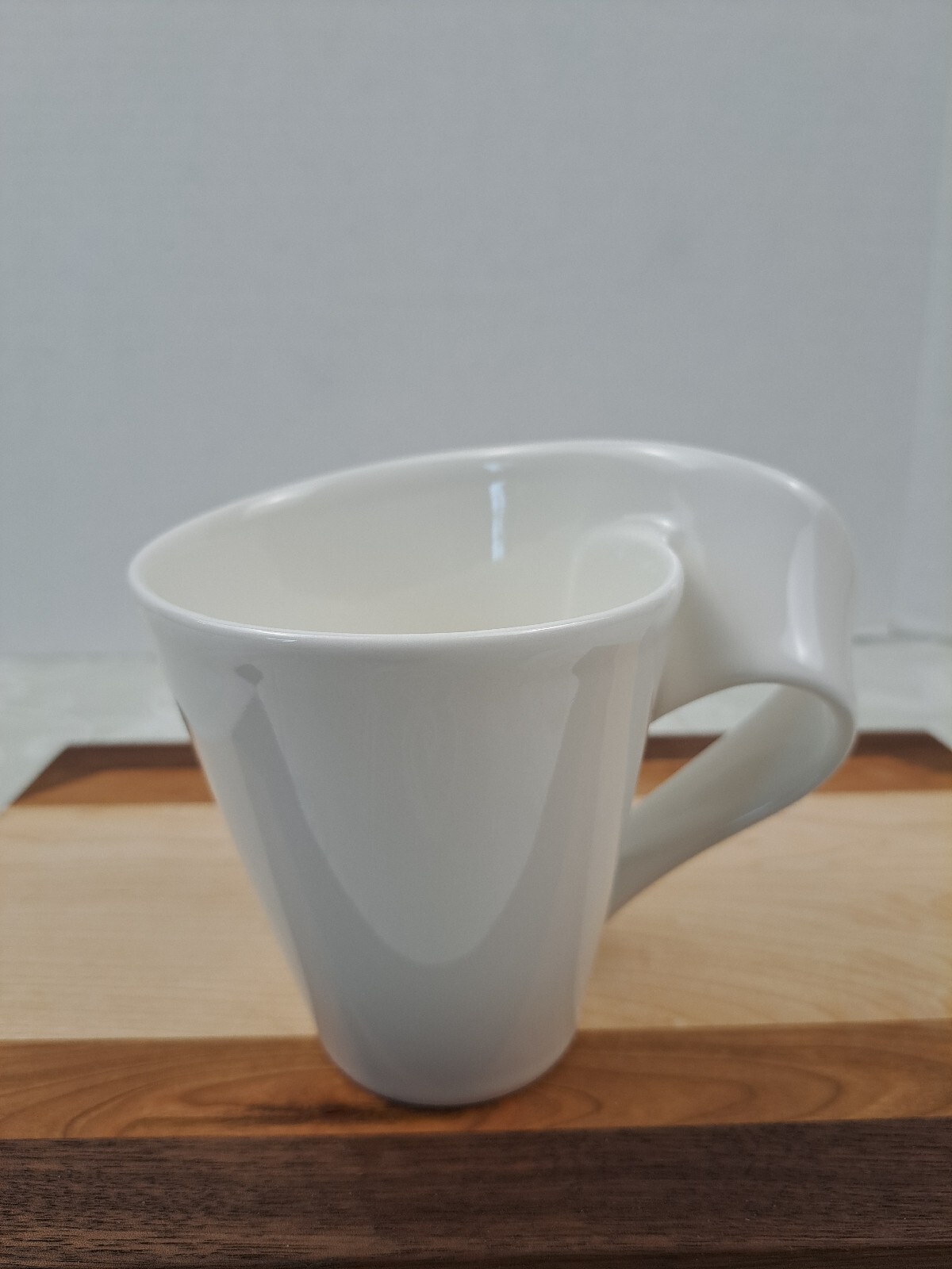 VILLEROY AND BOCH Mug 1748 Luxembourg New Wave White Porcelain Right Hand Cup