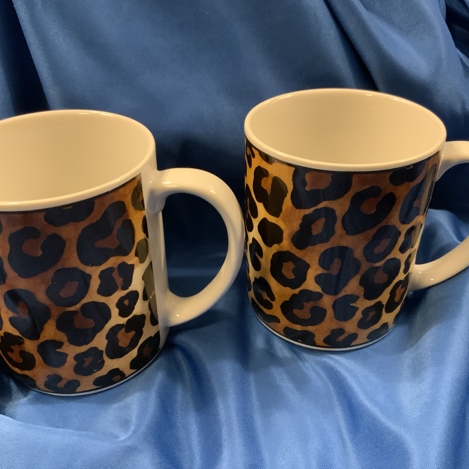 SAKURA Serengeti Design By Sue Zipkin 2 Mugs Cups Cheetah Leopard Jungle Leopard